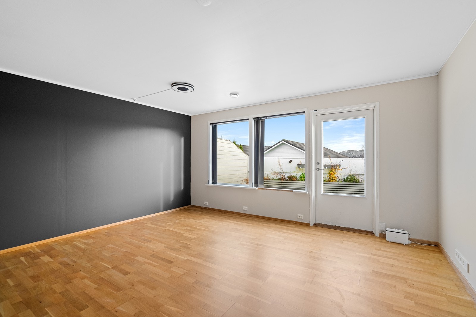 Stue med utgang til terrasse Galleribilde