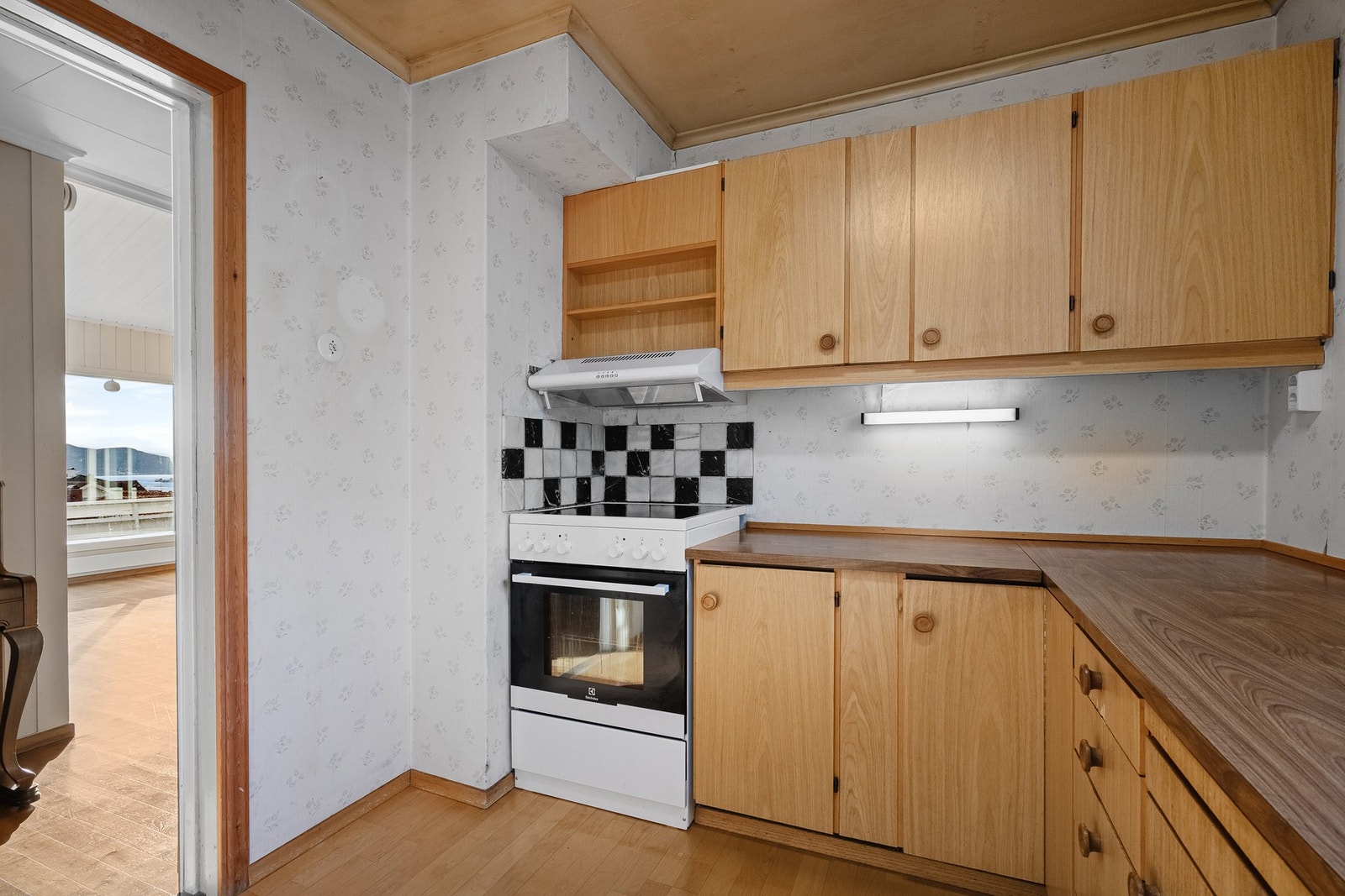 Kjøkken av enkel standard. Galleribilde