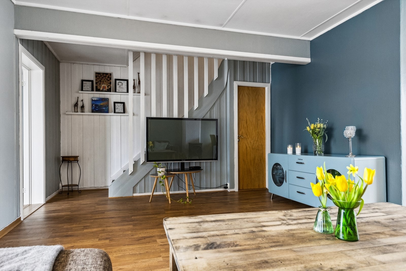 Her har du plass til både sofagruppe og spisestue. Galleribilde