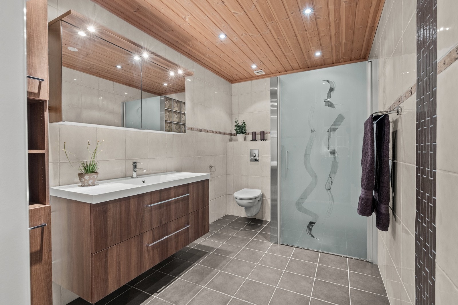 Pent baderom, flislagt i 2008. Galleribilde