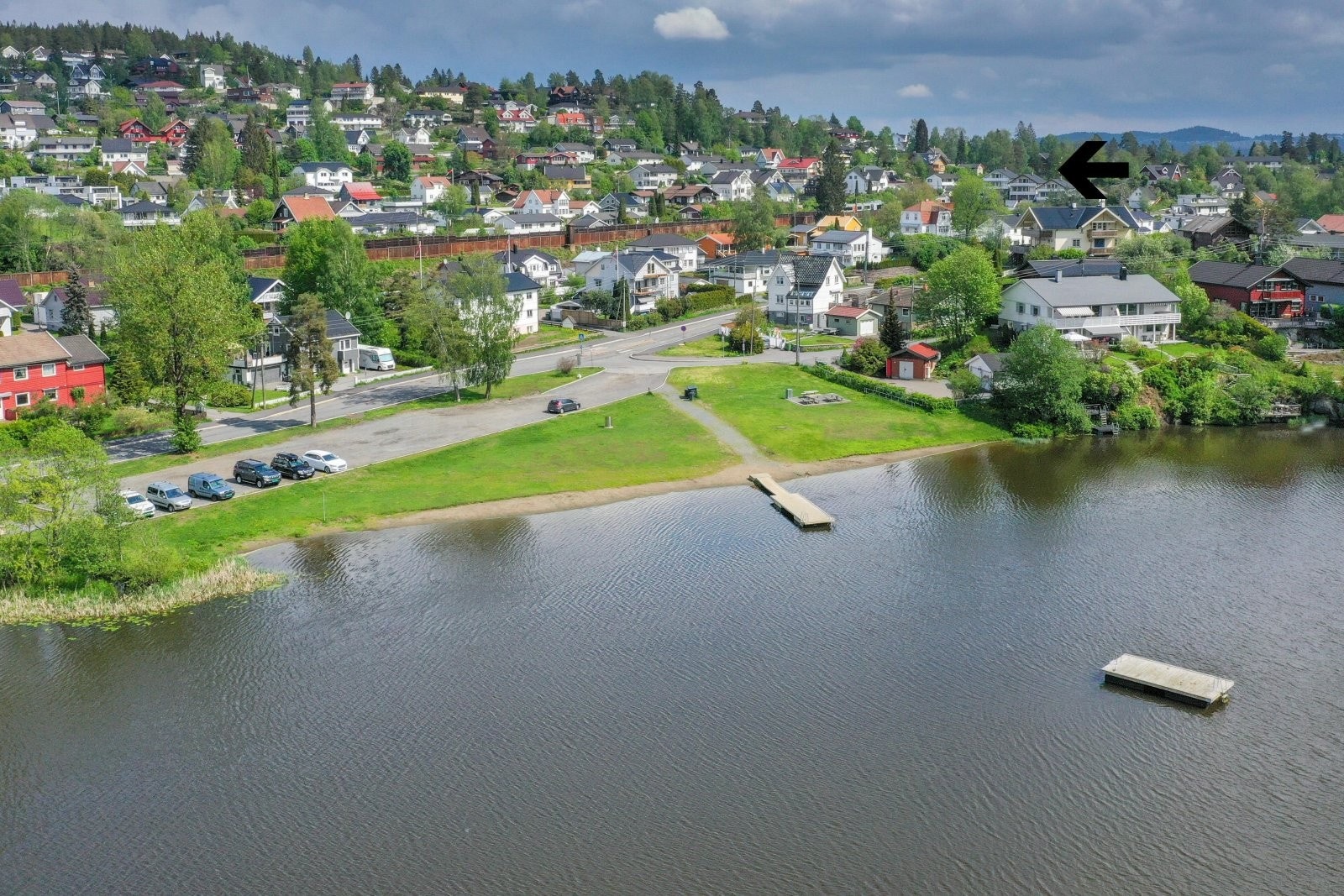 Langvannet med flere badestrender og fine turområder ligger like ved. Galleribilde