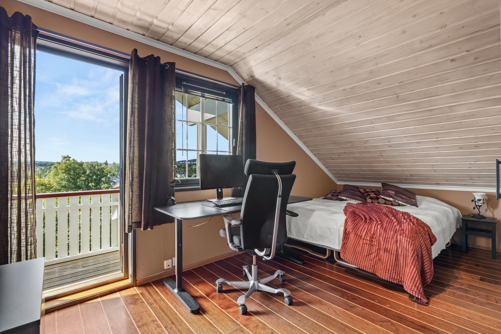 Soverom med utgang til egen veranda på ca. 7 kvm. Galleribilde