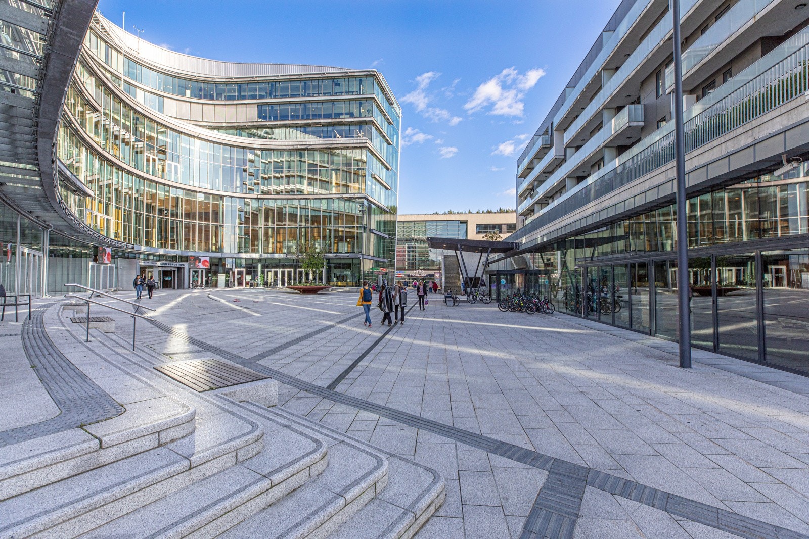 Lørenskog Hus og Metro kjøpesenter. Galleribilde
