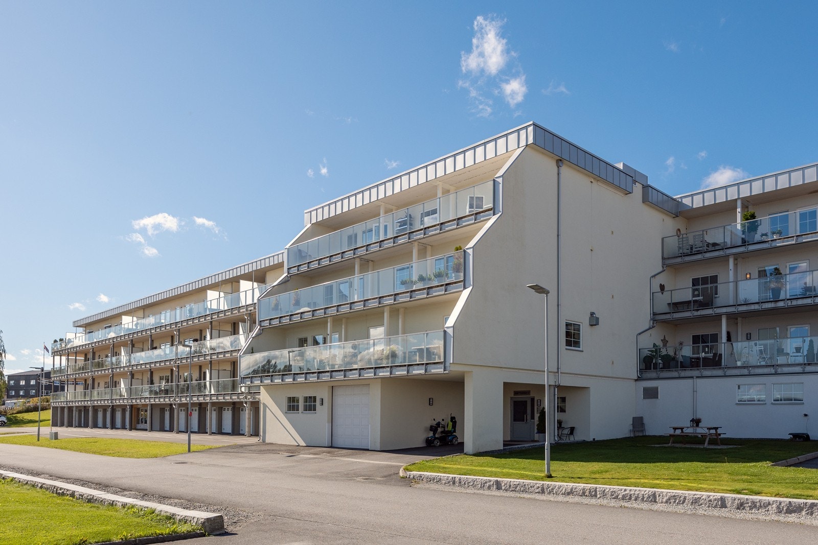 Velkommen til Idrettsveien 13! En koselig 3-roms selveierleilighet med god beliggenhet. Galleribilde