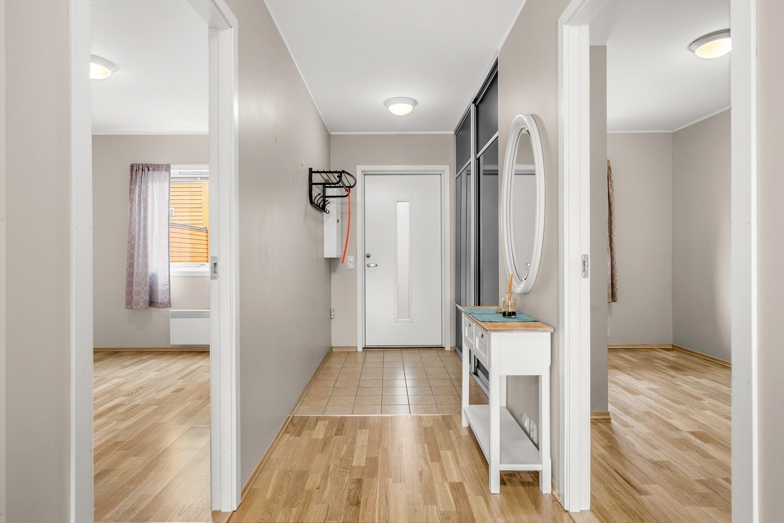 Flislagt gulv med gulvvarme gir komfort og enkel rengjøring. Galleribilde