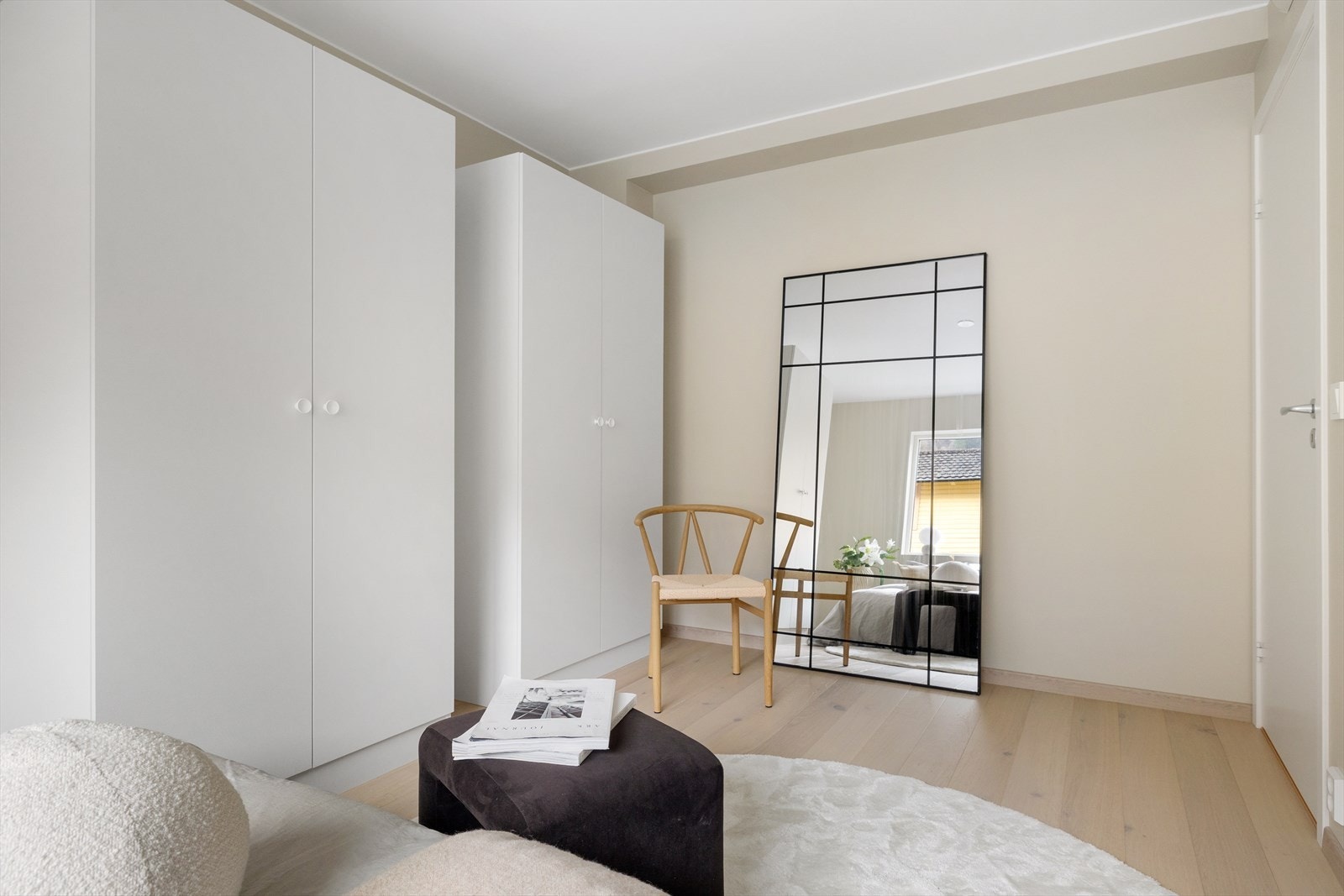 Det medfølger garderobeskap Galleribilde