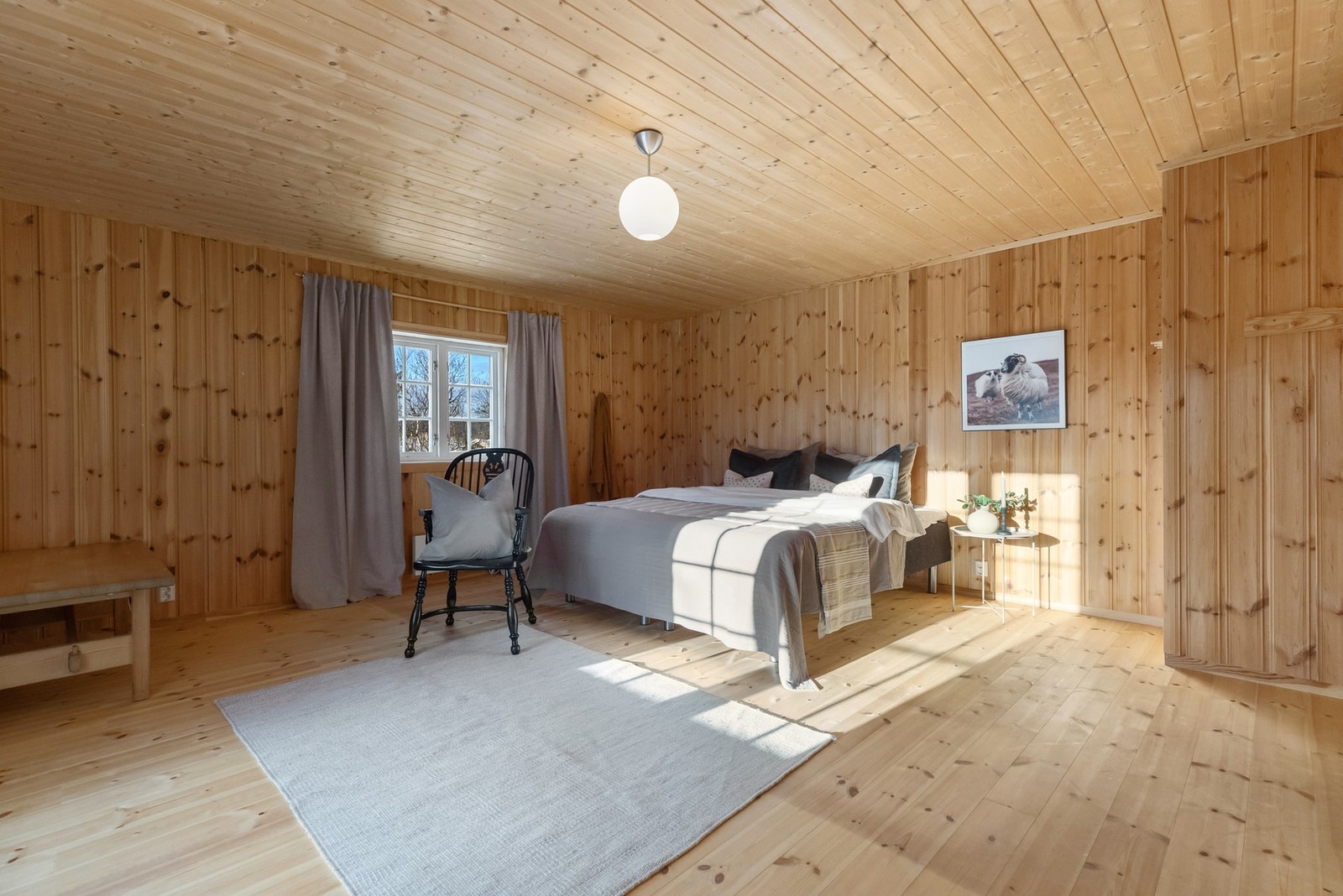 Dette rommet har flere bruksmuligheter som ekstra stue, generasjonsrom, lekerom, etc Galleribilde