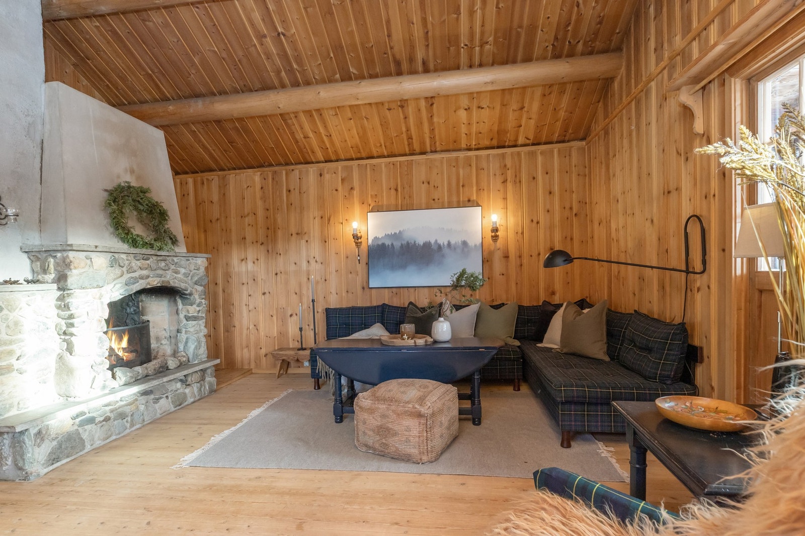 Samle familien til hyggelige brettspillkvelder i sofakroken Galleribilde