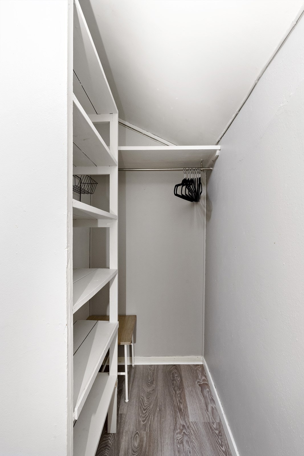 Oppbevaring til ytterklær Galleribilde