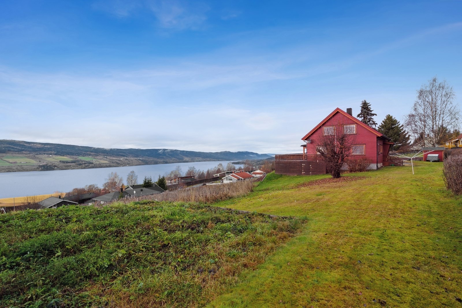 Hagen byr på rikelig med boltreplass og muligheter for de med grønne fingre. Galleribilde