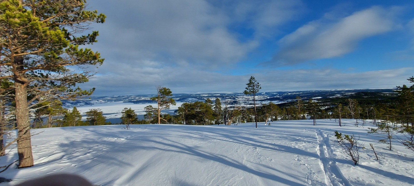 Flott turområde med villmark. Galleribilde