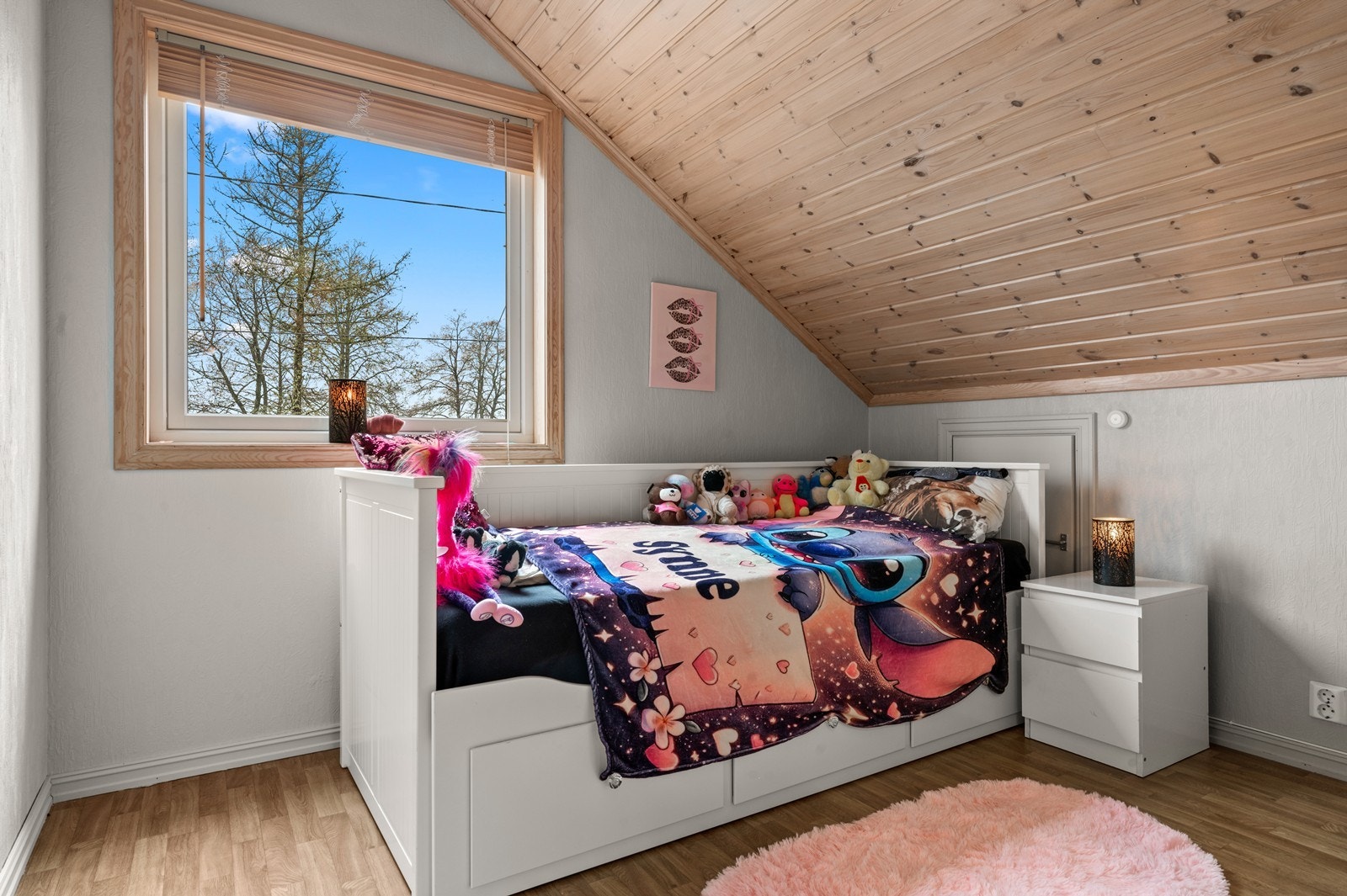 Soverom 2 i loftetasjen. Galleribilde