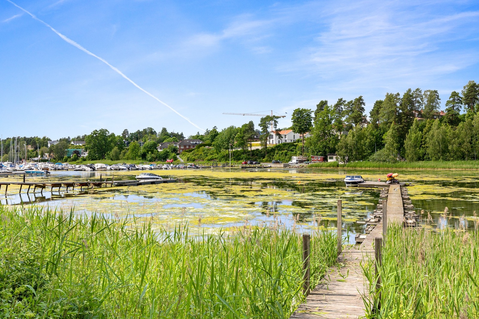 Tilgang til brygge som benyttes og vedlikeholdes av beboere i borettslaget. Her er det mulighet for kajakk og båtplass Galleribilde