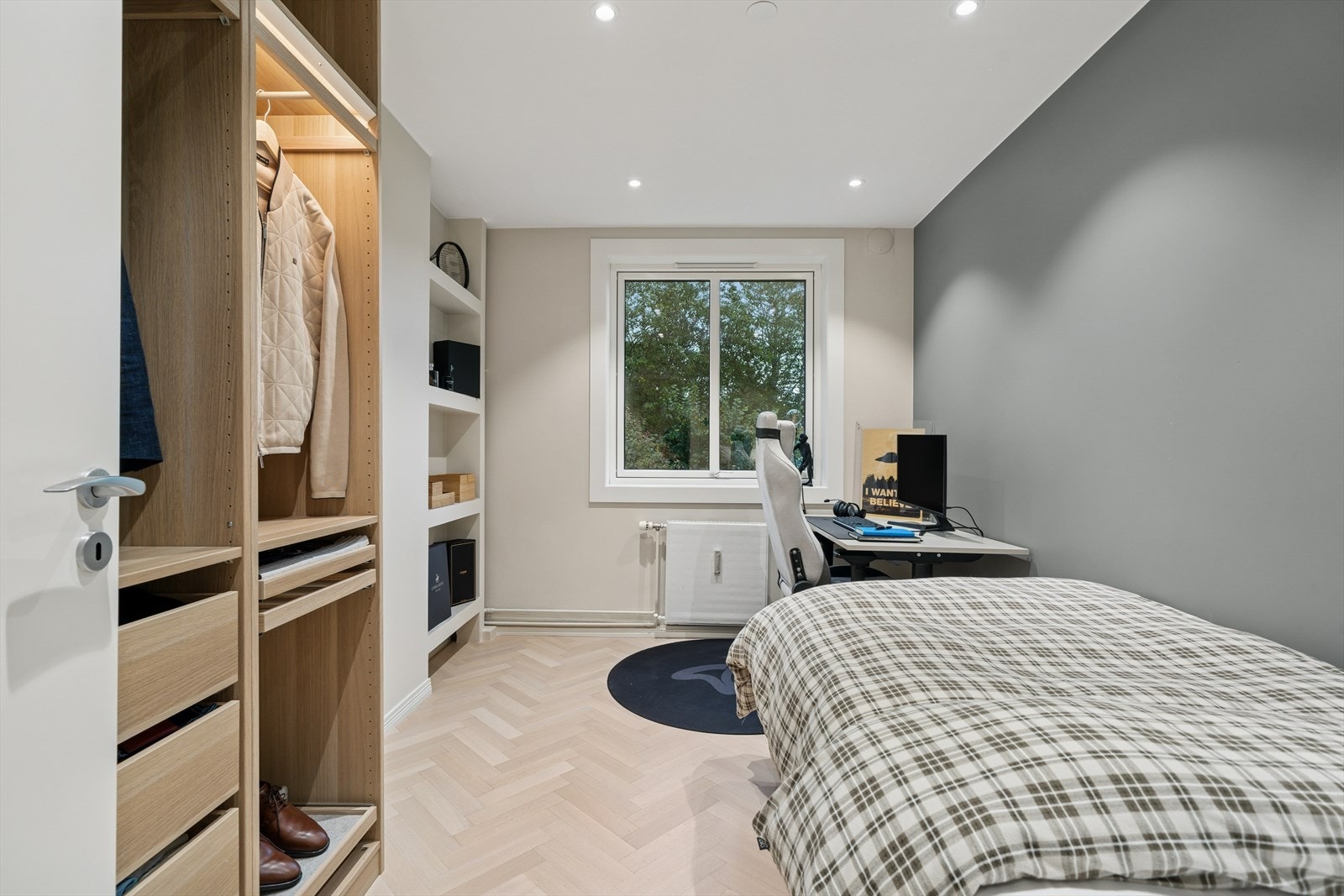 Soverom 2 har adkomst fra gangen. Galleribilde