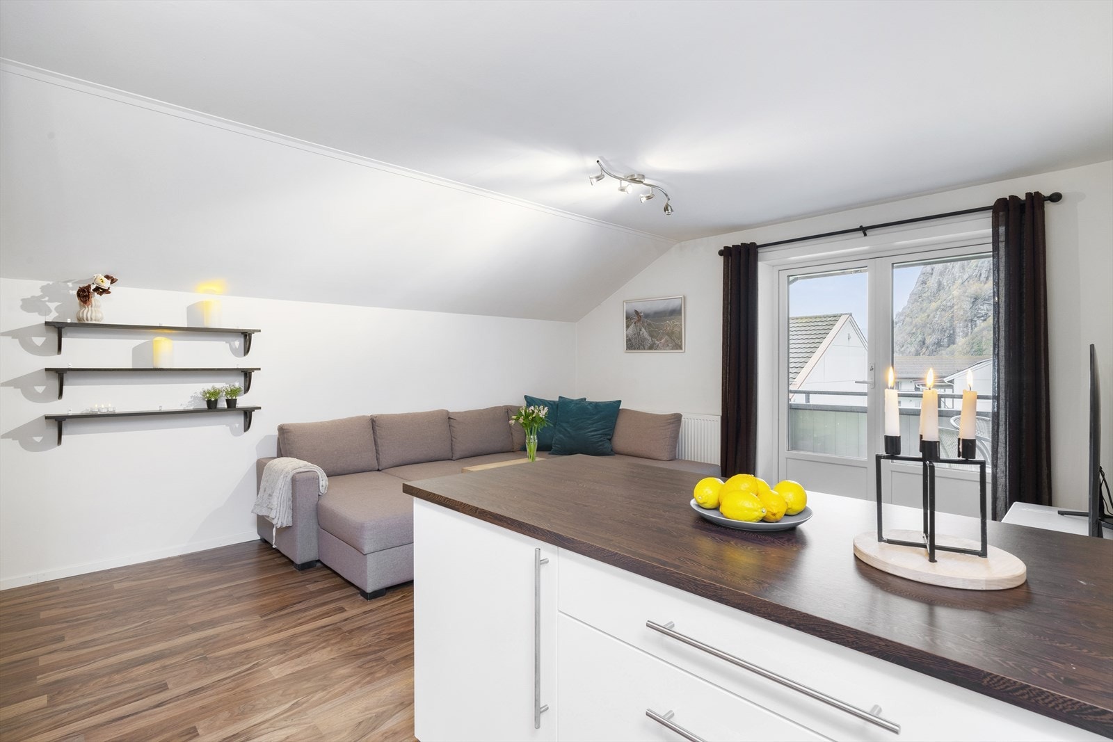 Her kan man kokkelere og underholde gjester samtidig. Galleribilde