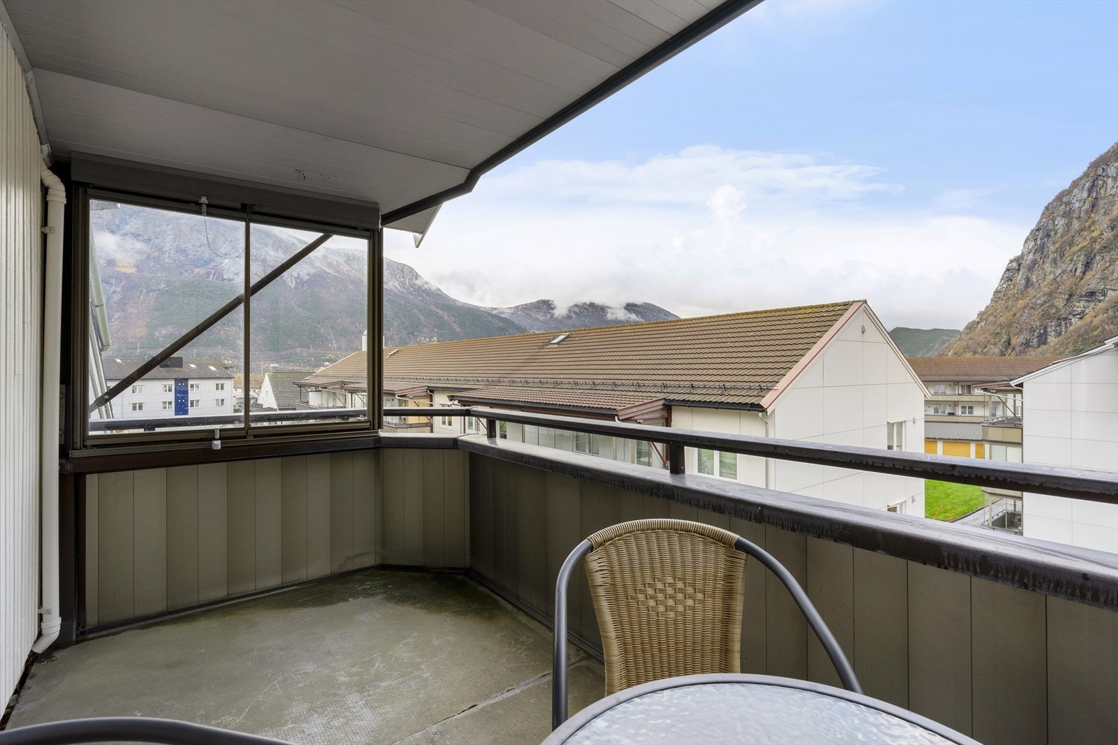 Glassfelt på sidene av balkongen gir ekstra beskyttelse, samtidig som at det ikke går ut over utsikten. Galleribilde