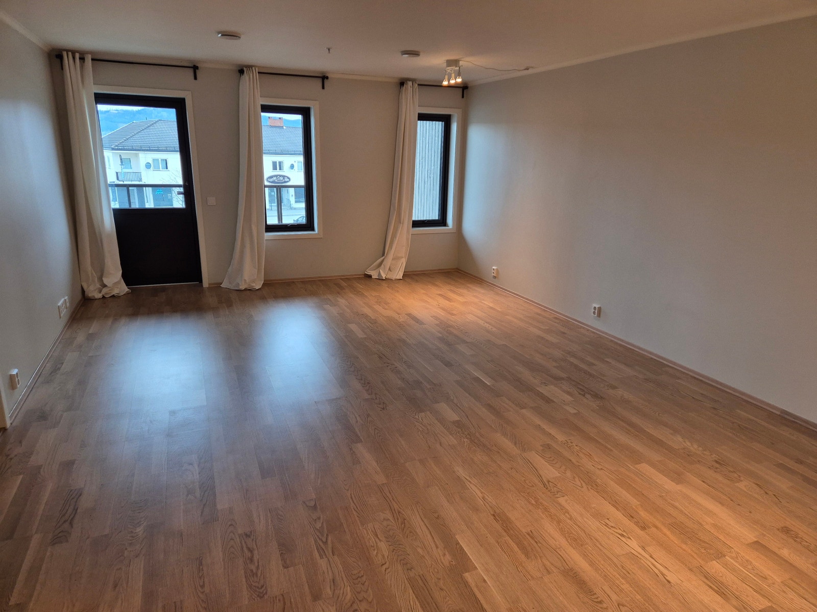 Stuen uten møbler Galleribilde