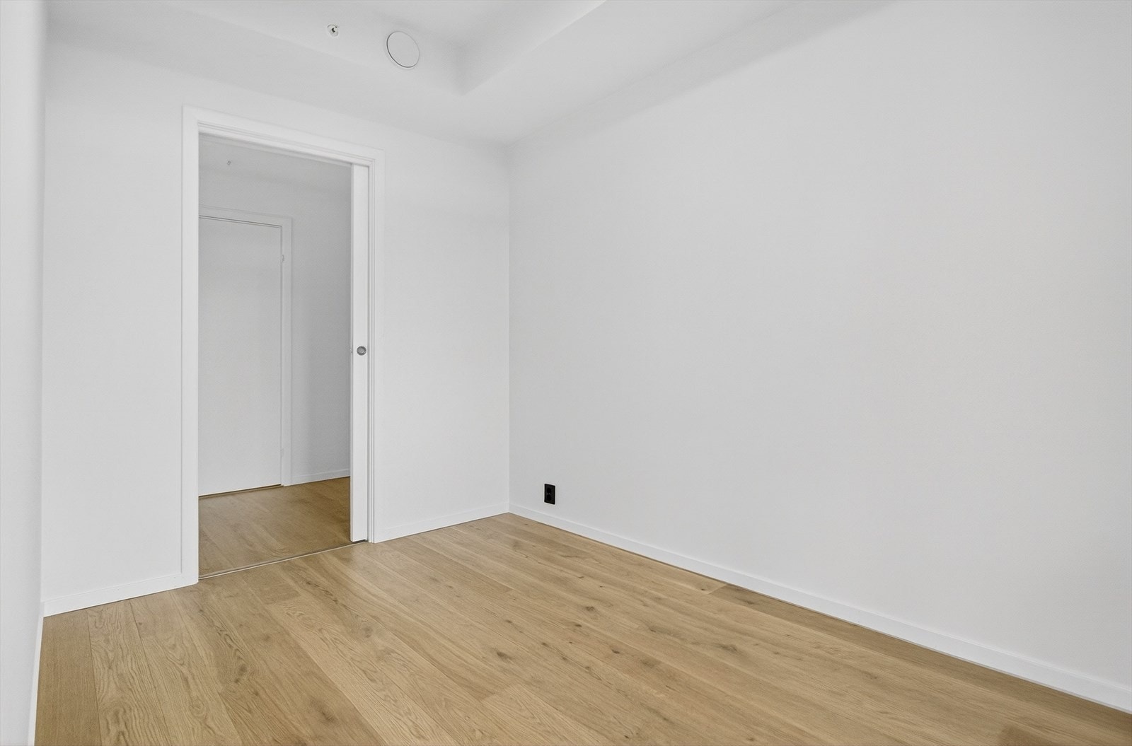 Direkte tilgang fra soverom til entré gir en effektiv romflyt. Galleribilde