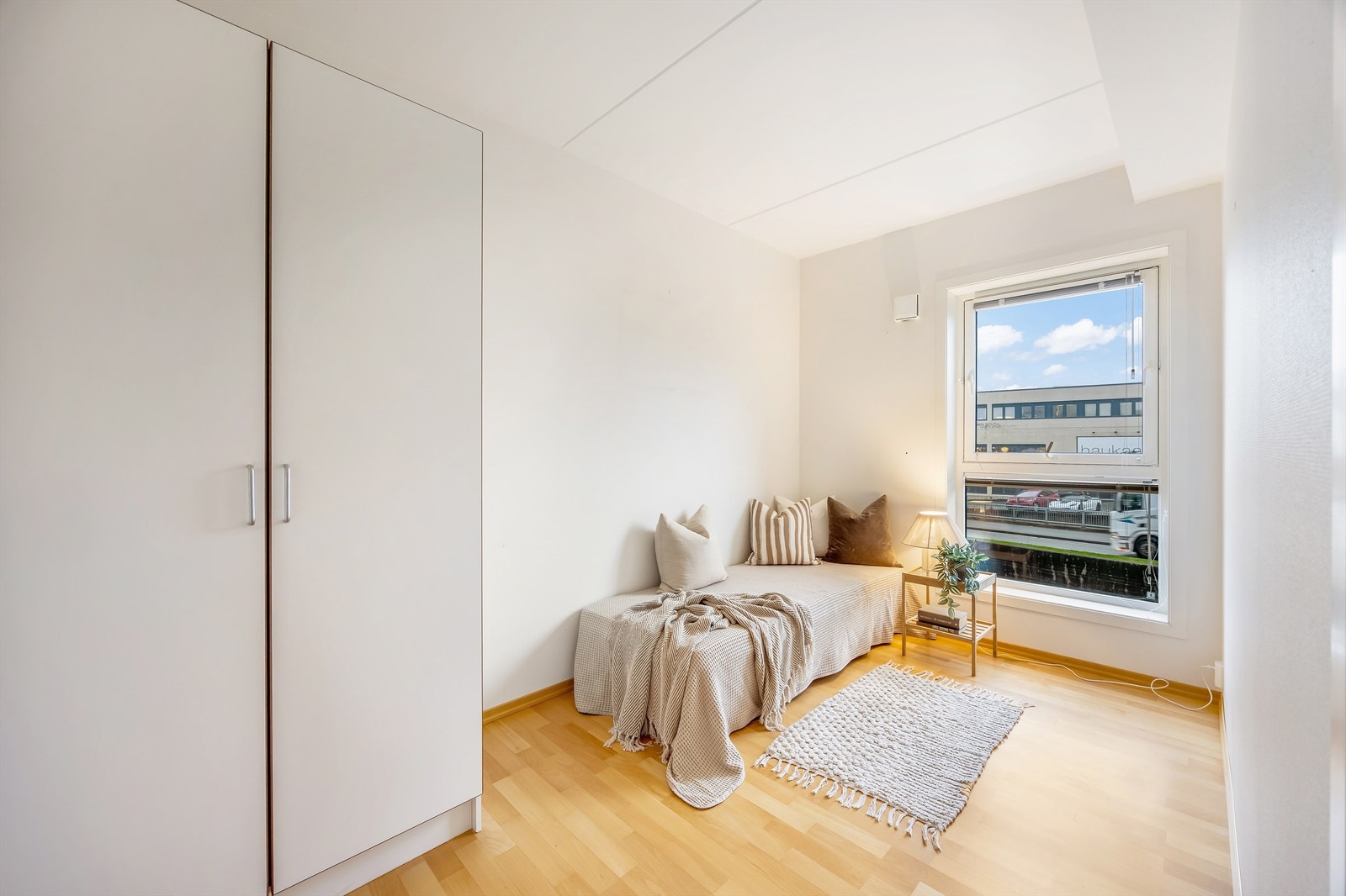 Det andre soverommet egner seg godt som barnerom, gjesterom eller kontor. Galleribilde