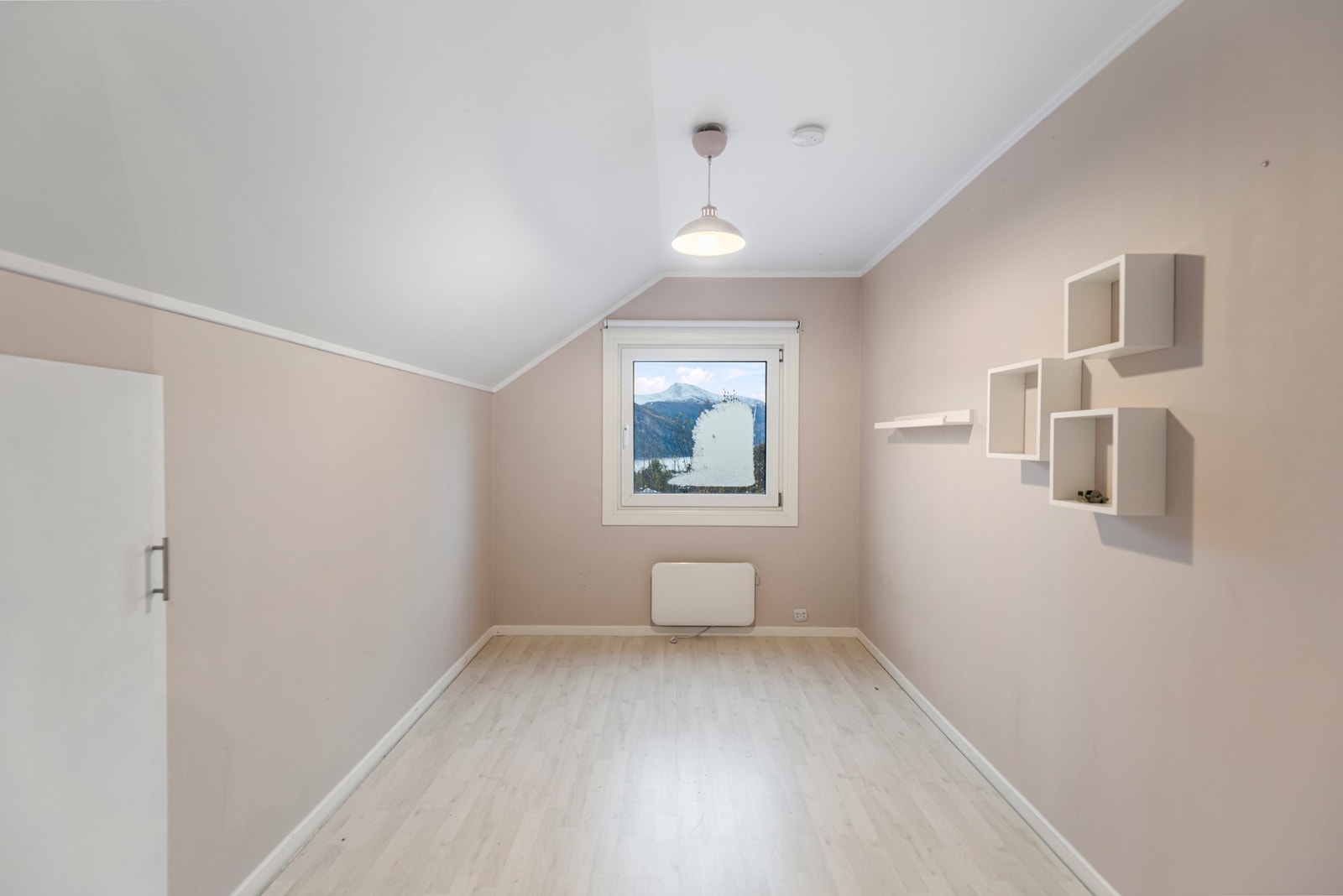 Soverom nr. 3 med raftekott Galleribilde