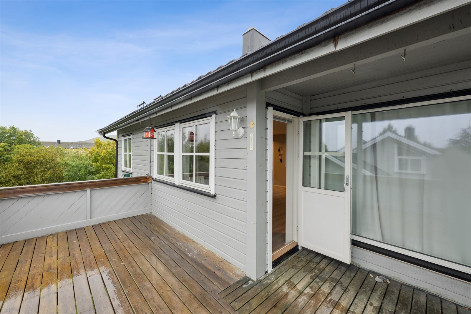 Leiligheten disponerer også garasje i bygget rett foran. Galleribilde