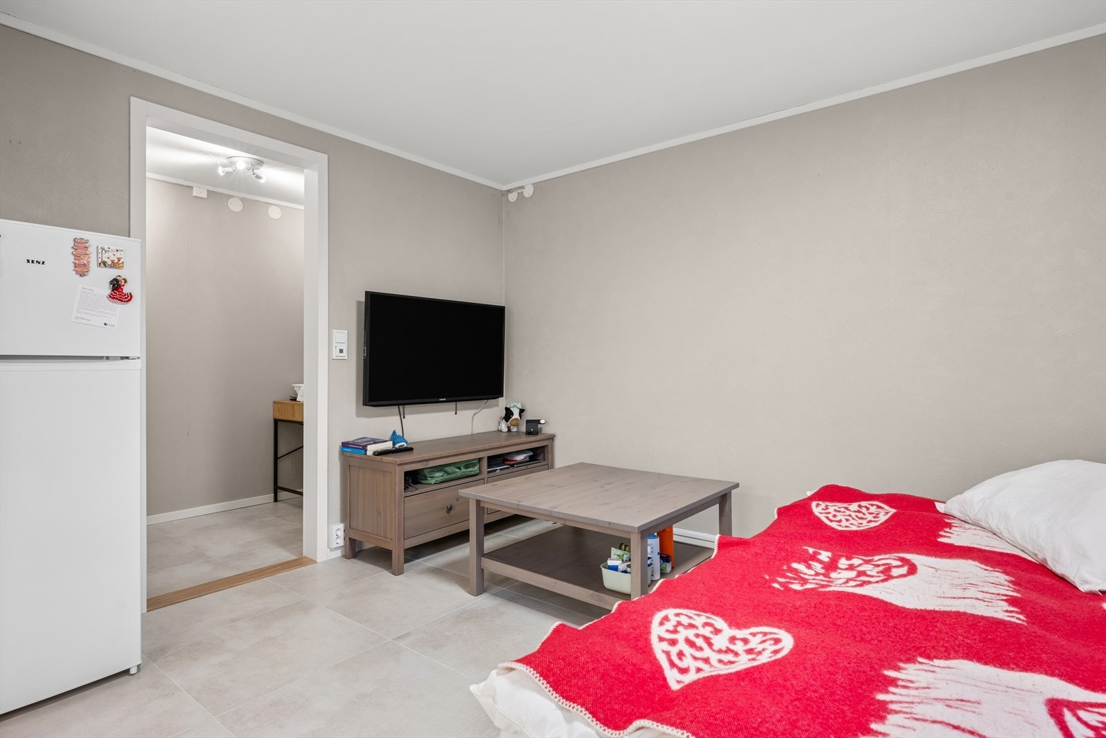 Rom i kjeller. Ikke godkjent til dagens bruk, se punkt "Ferdigattest" i salgsoppgaven. Galleribilde