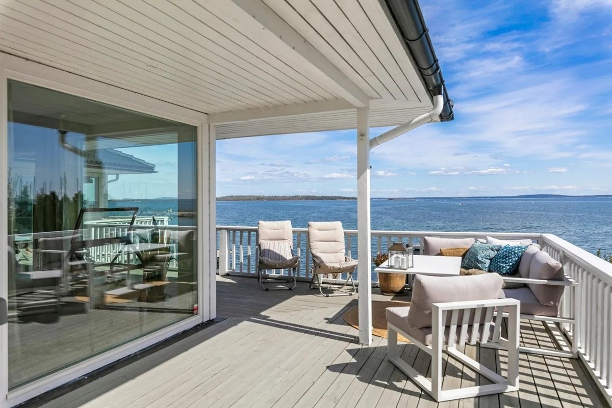 Eiendommen har flere solrike uteplasser. Galleribilde