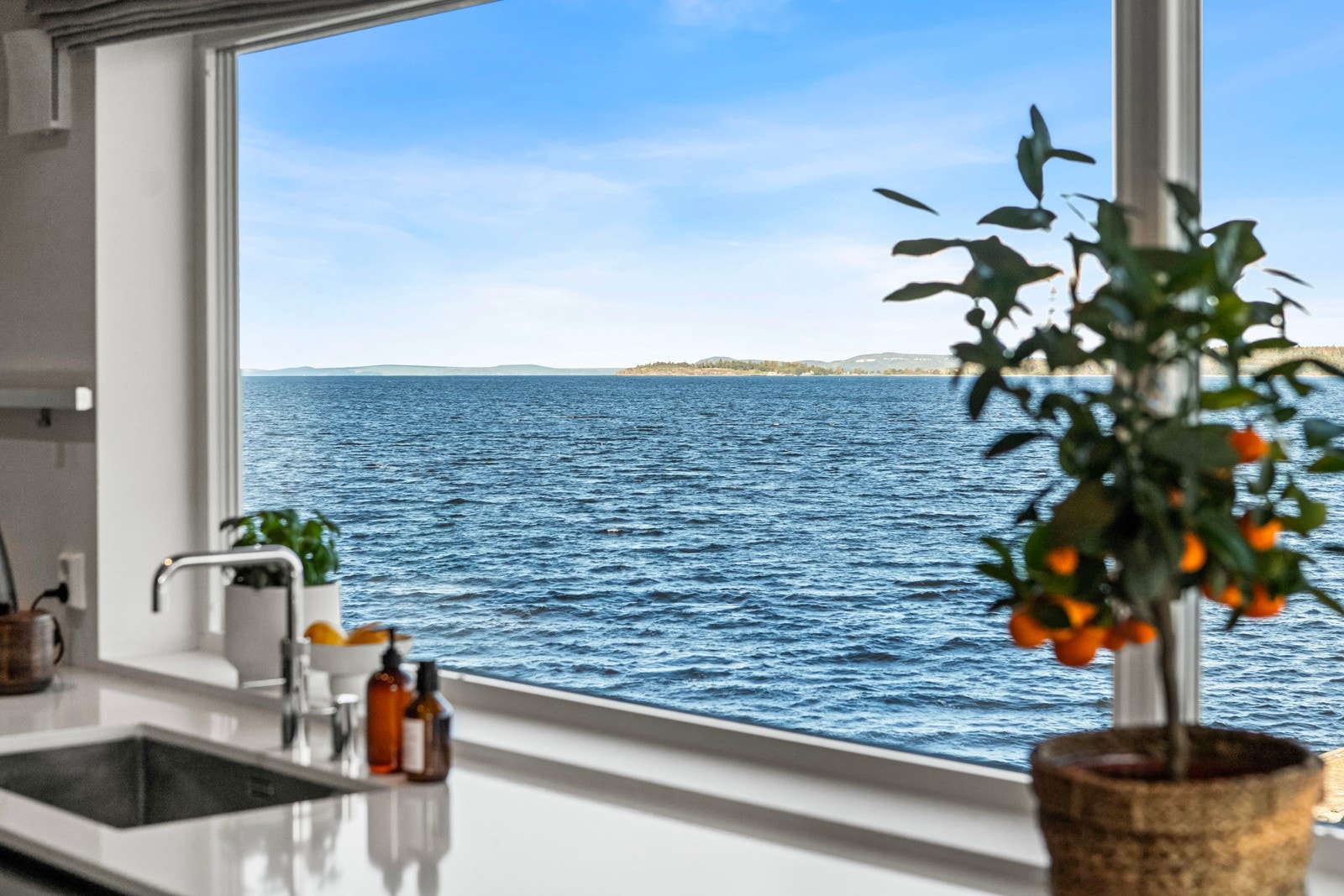 Nyt usjenert og uforstyrret panoramautsikt over Oslofjorden - en sjelden mulighet. Galleribilde