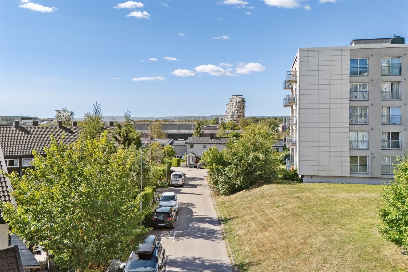 Hyggelig nabolag og kort vei til det du skulle trenge. Galleribilde