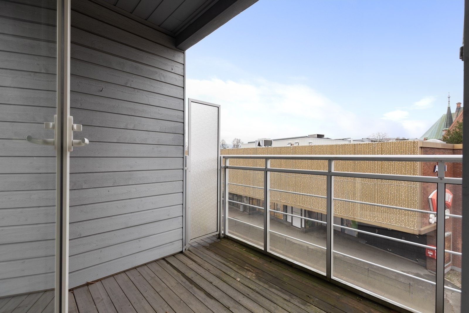 Leiligheten ligger fint til i 3. etasje i Lietoppen borettslag, oppført i 2013. Meget sentralt på Lie, i øvre del av Skien sentrum! Galleribilde