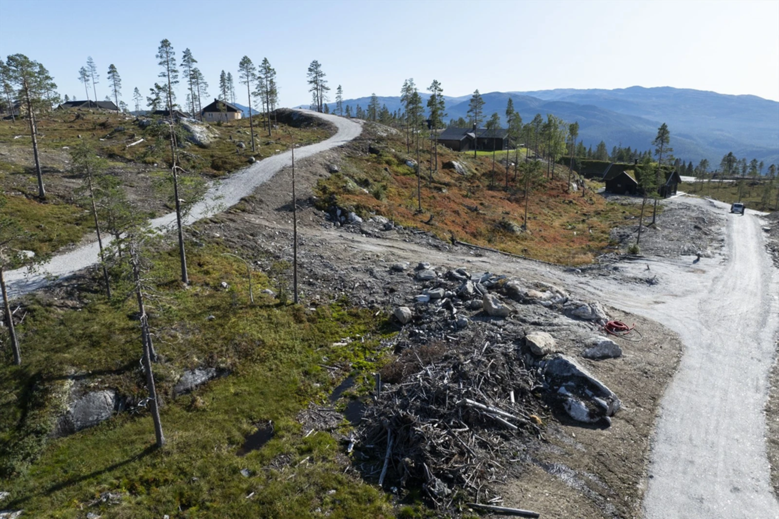 Tomten kan ha inntil tre bygg, dvs. et fritidshus, et anneks og et uthus/garasje. Galleribilde