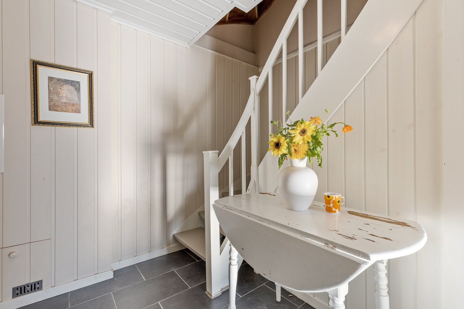 Trapp fra underetasje til 1. etasje. Galleribilde