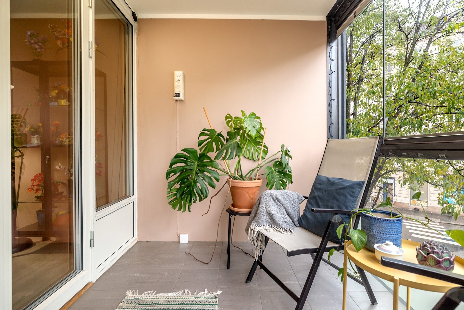 På balkongen har du god plass til en elektrisk grill. Galleribilde