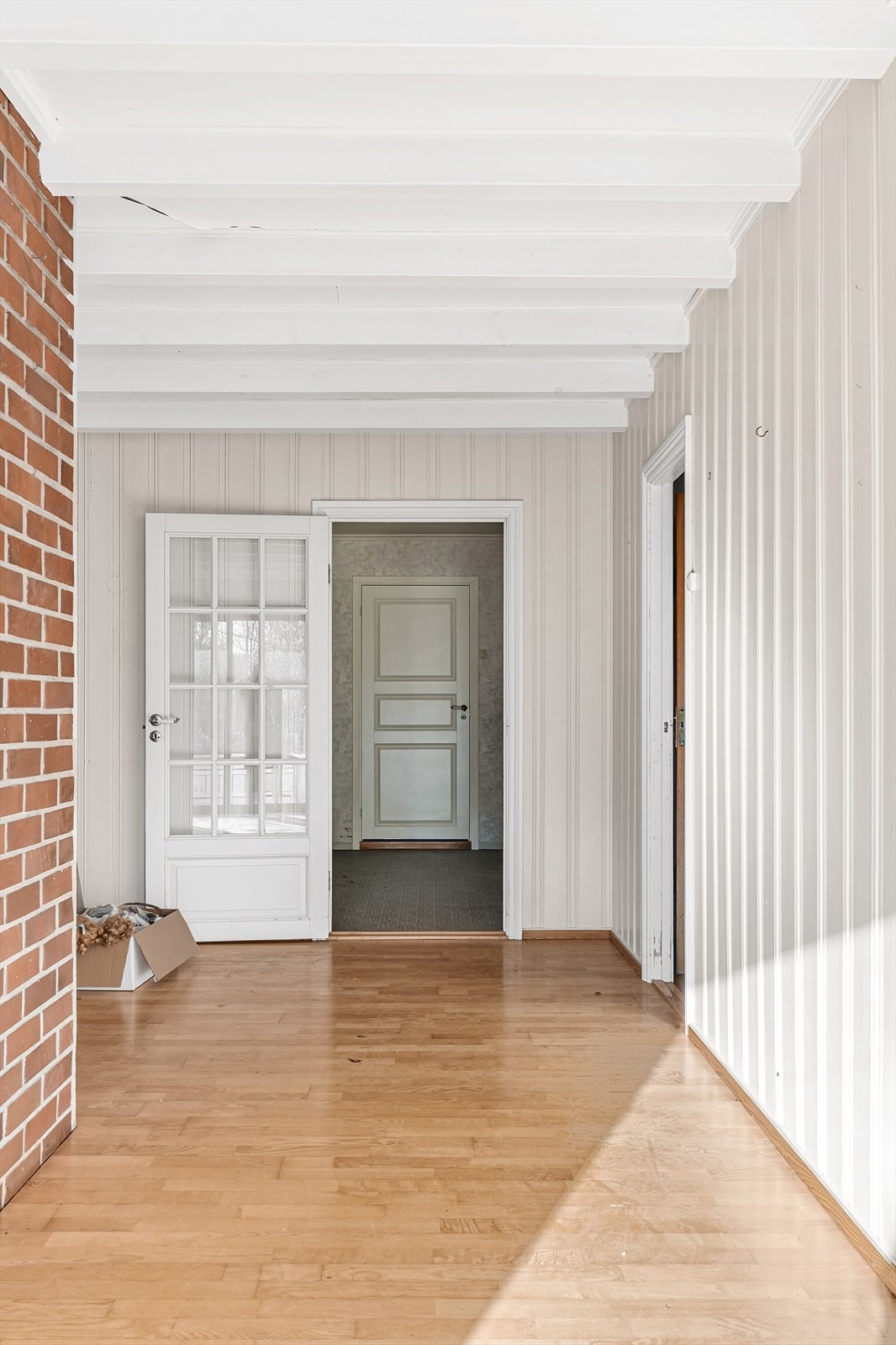 Fra stuen har man tilkomst til kjøkken og gang Galleribilde