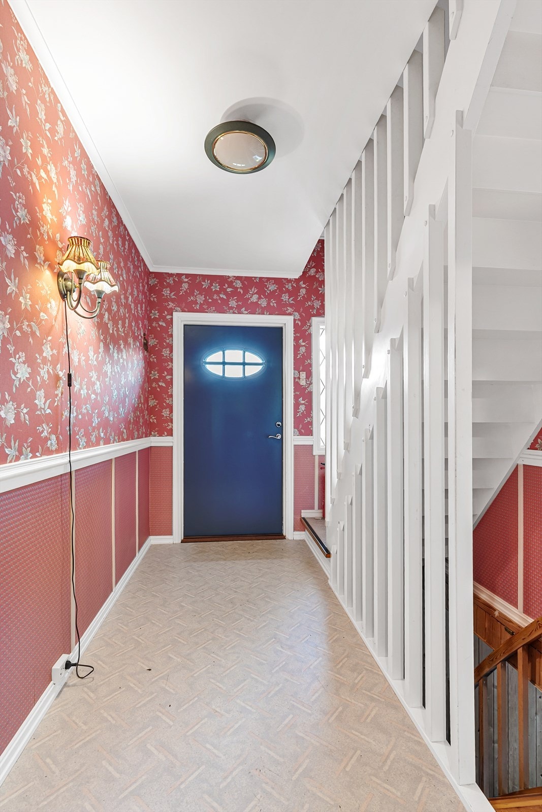 Inngangsparti med trappeoppgang Galleribilde