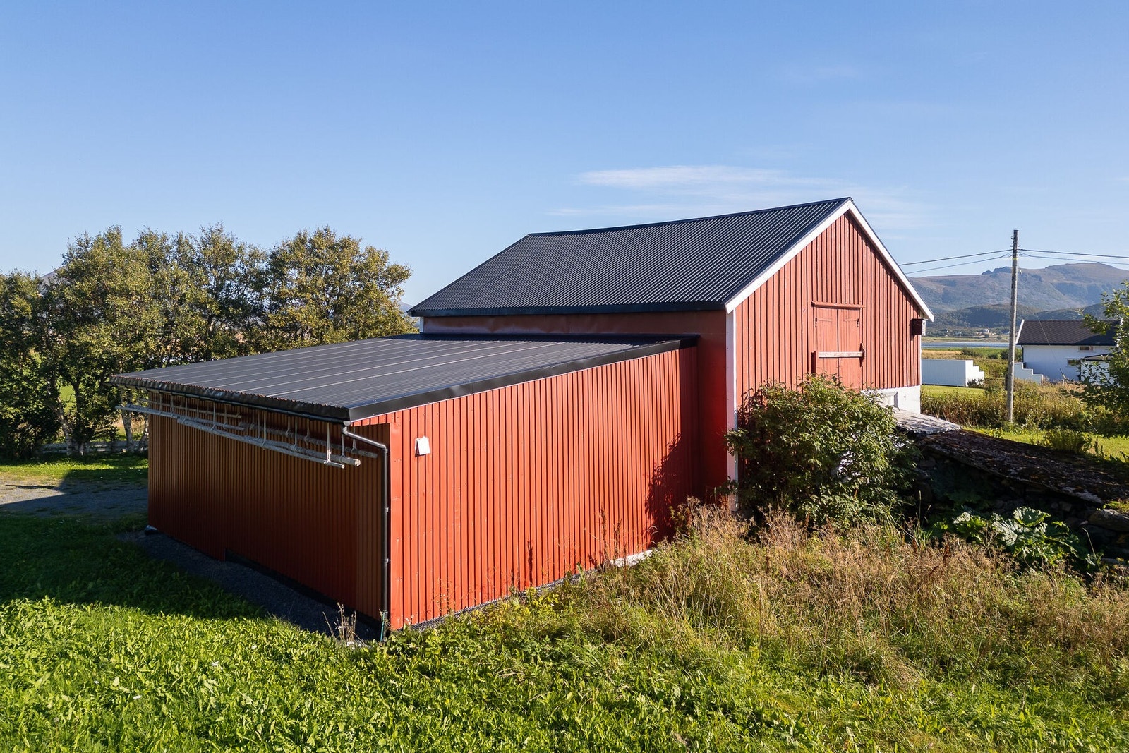 Fjøsen benyttes hovedsakelig til lagring. Galleribilde