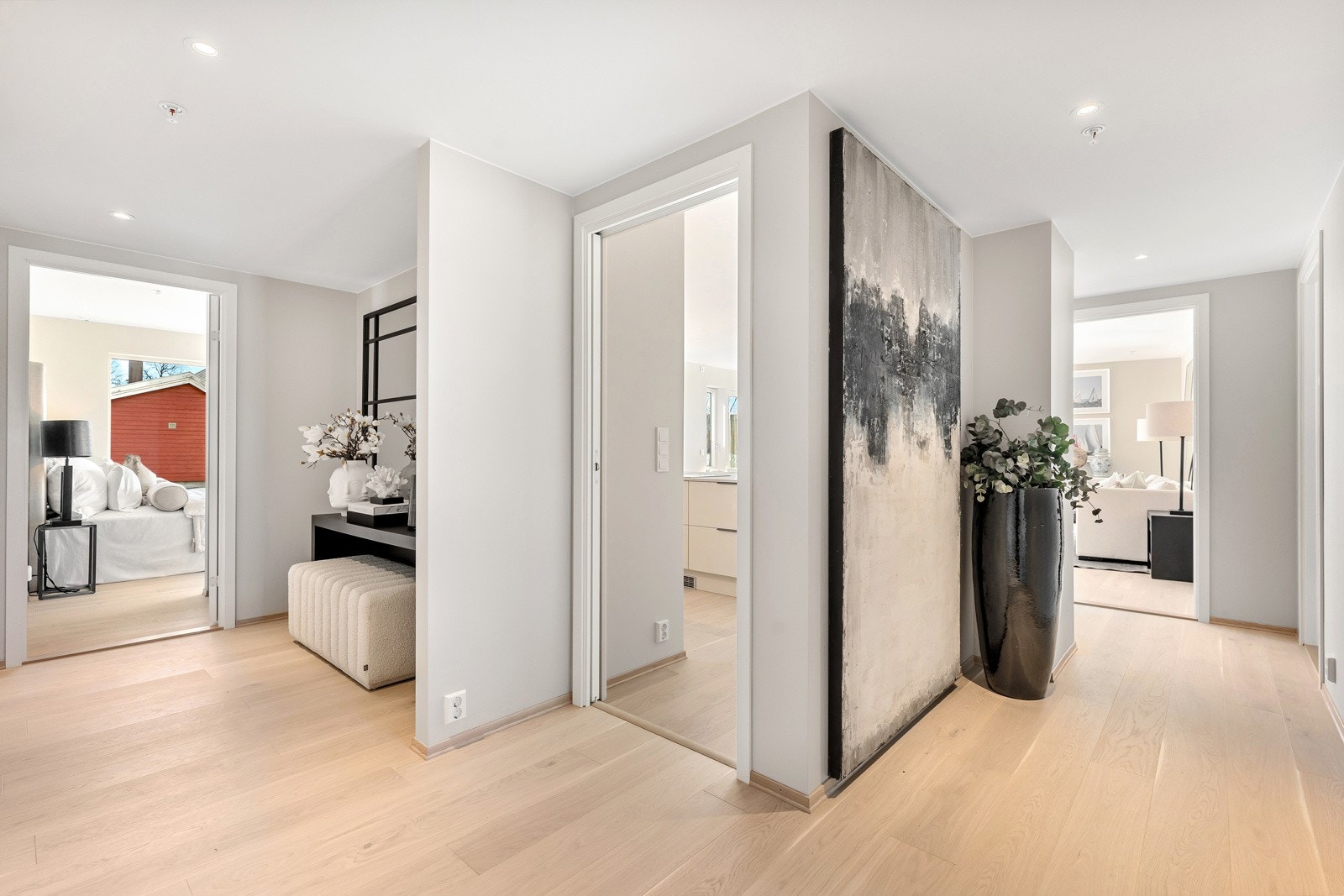 Entrè med avsatt garderobeplass - Balansert ventilasjon i leiligheten Galleribilde