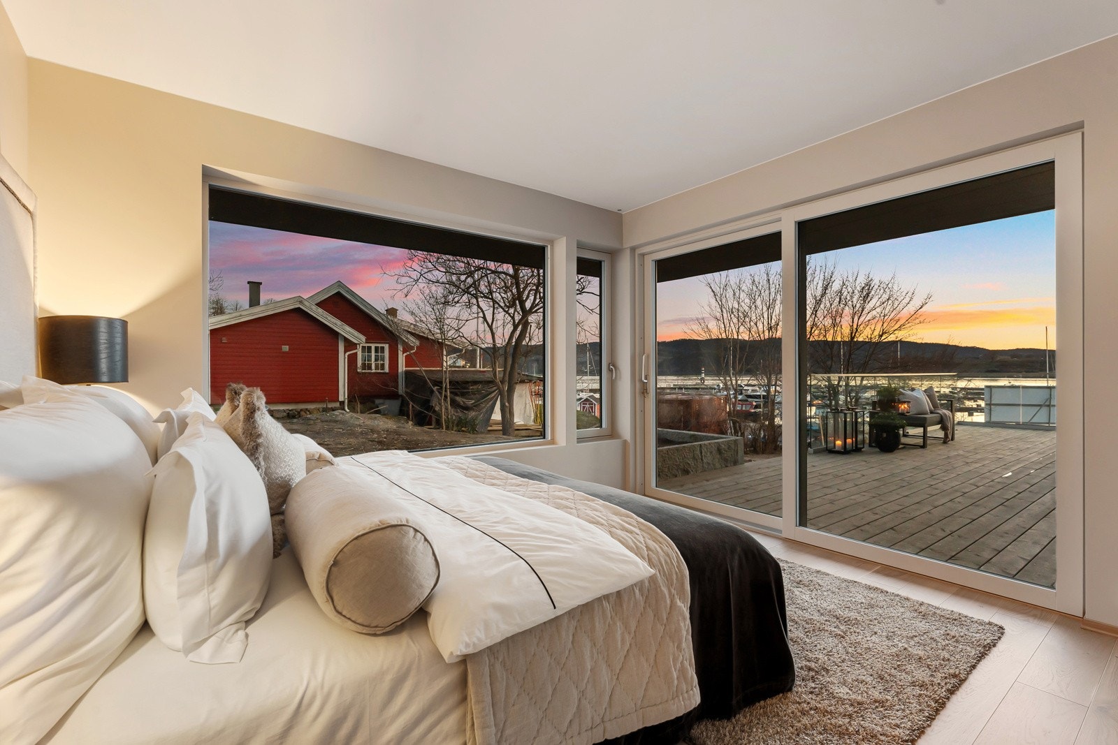 Her kan du våkne opp til sjøutsikt fra sengen Galleribilde