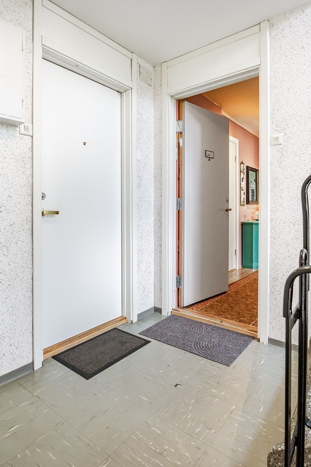 I tillegg disponerer leiligheten en kjellerbod på 6m². Som beboer har du også tilgang til felles fasiliteter som vaskerom, tørkerom og trimrom. Galleribilde