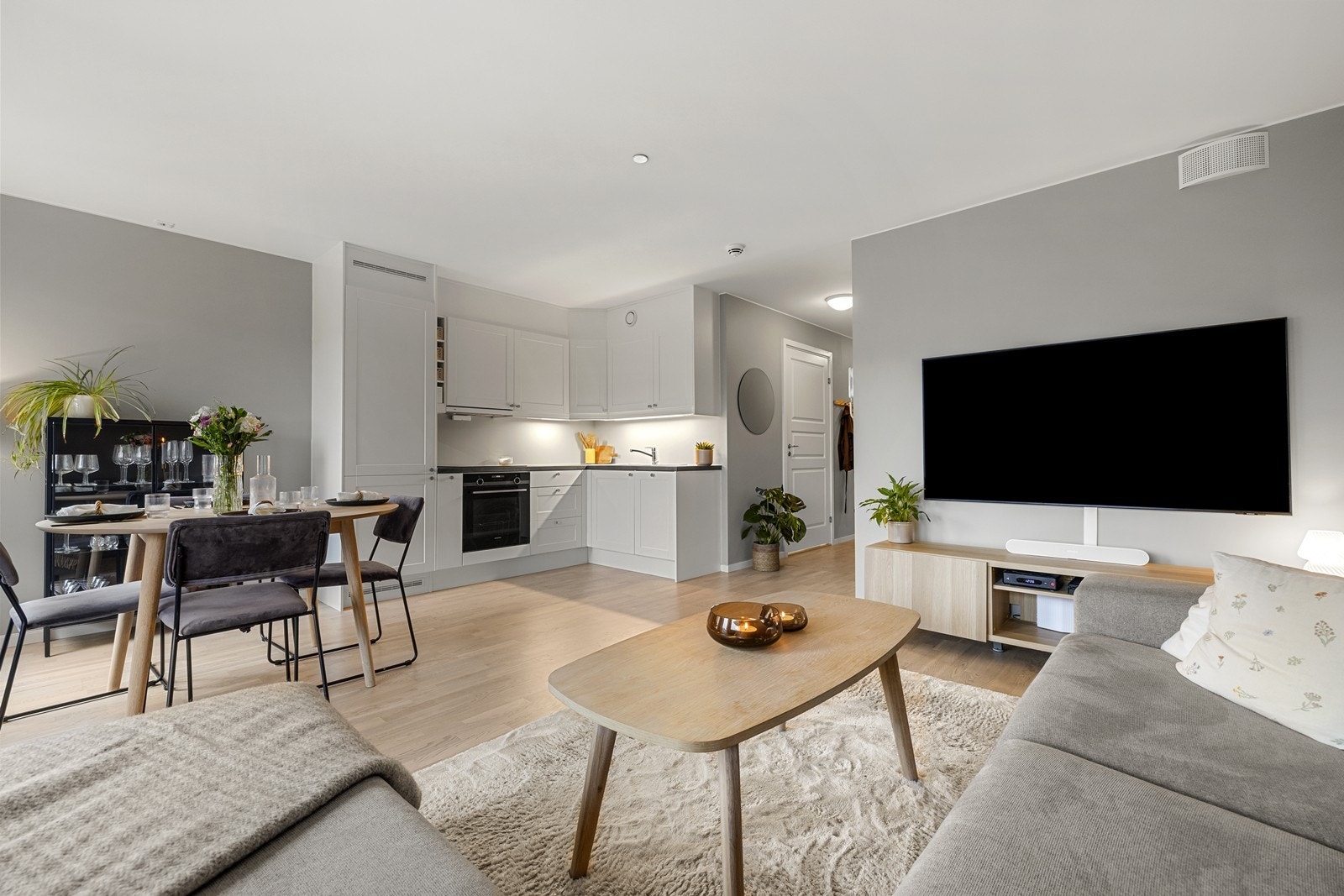 Stuen er enkelt å møblere etter eget ønske. Galleribilde