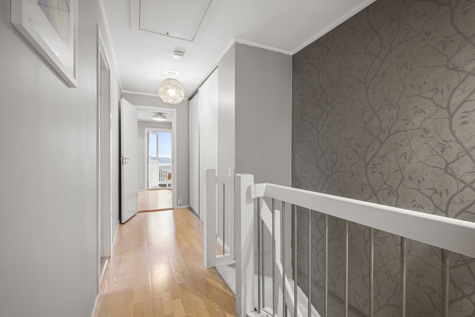 Trappegang i 2.etasje Galleribilde