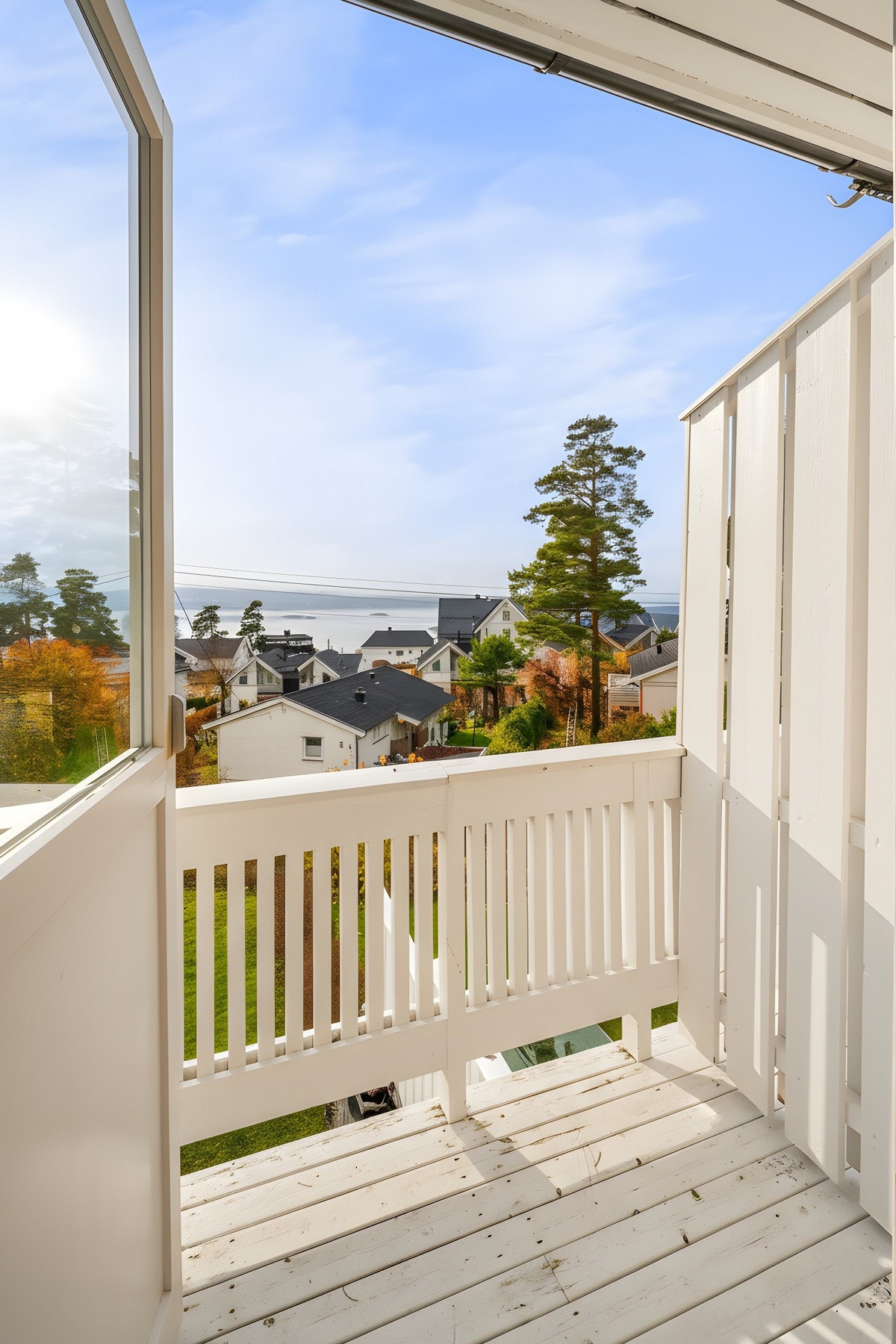 Utgang fra hovedsoverommet til vestvendt balkong Galleribilde