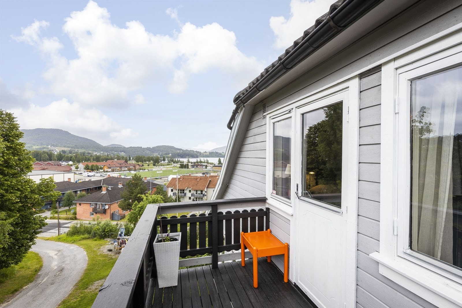 Koselig veranda i 2. etasje Galleribilde