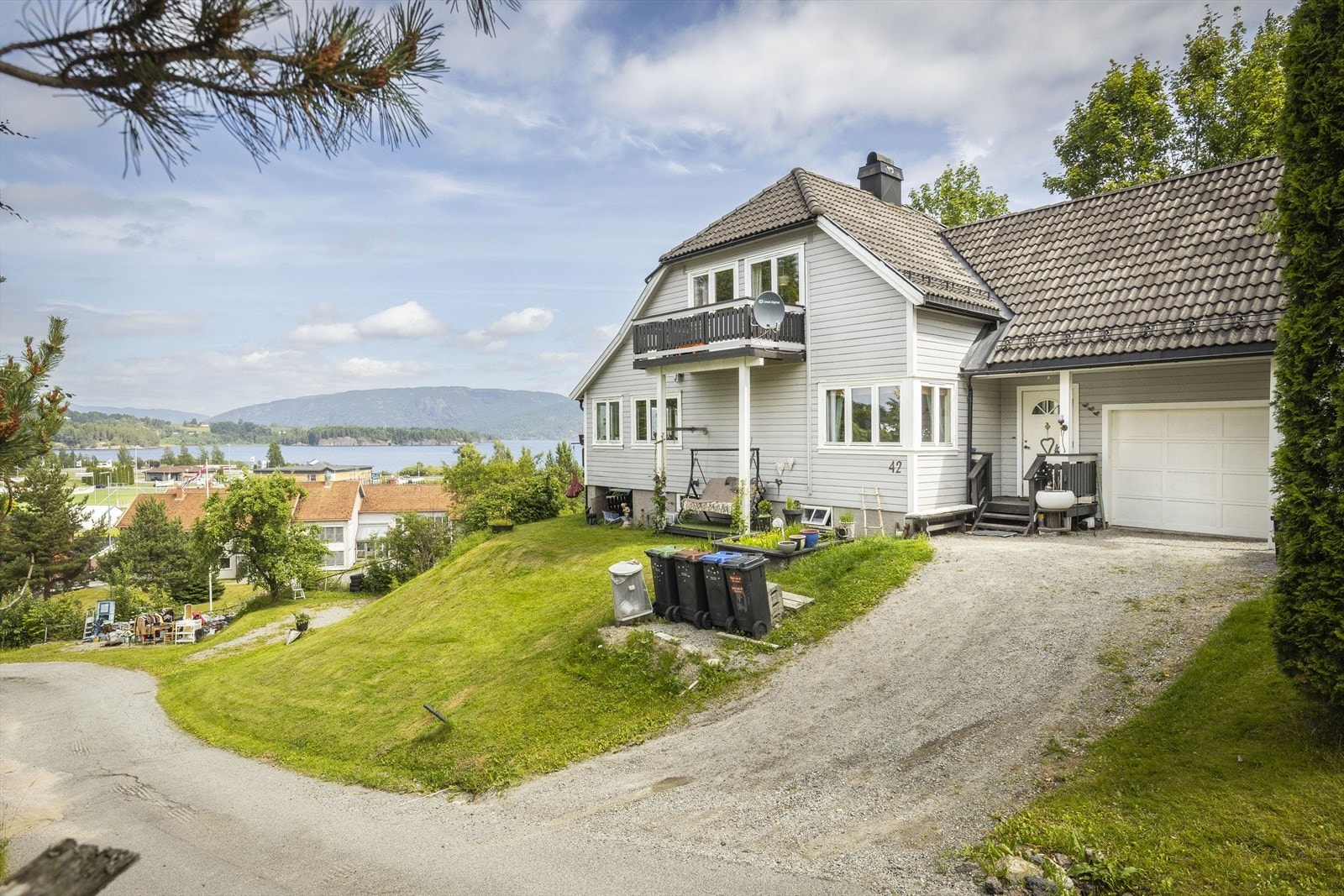 Parkering i garasje eller i innkjørselen Galleribilde