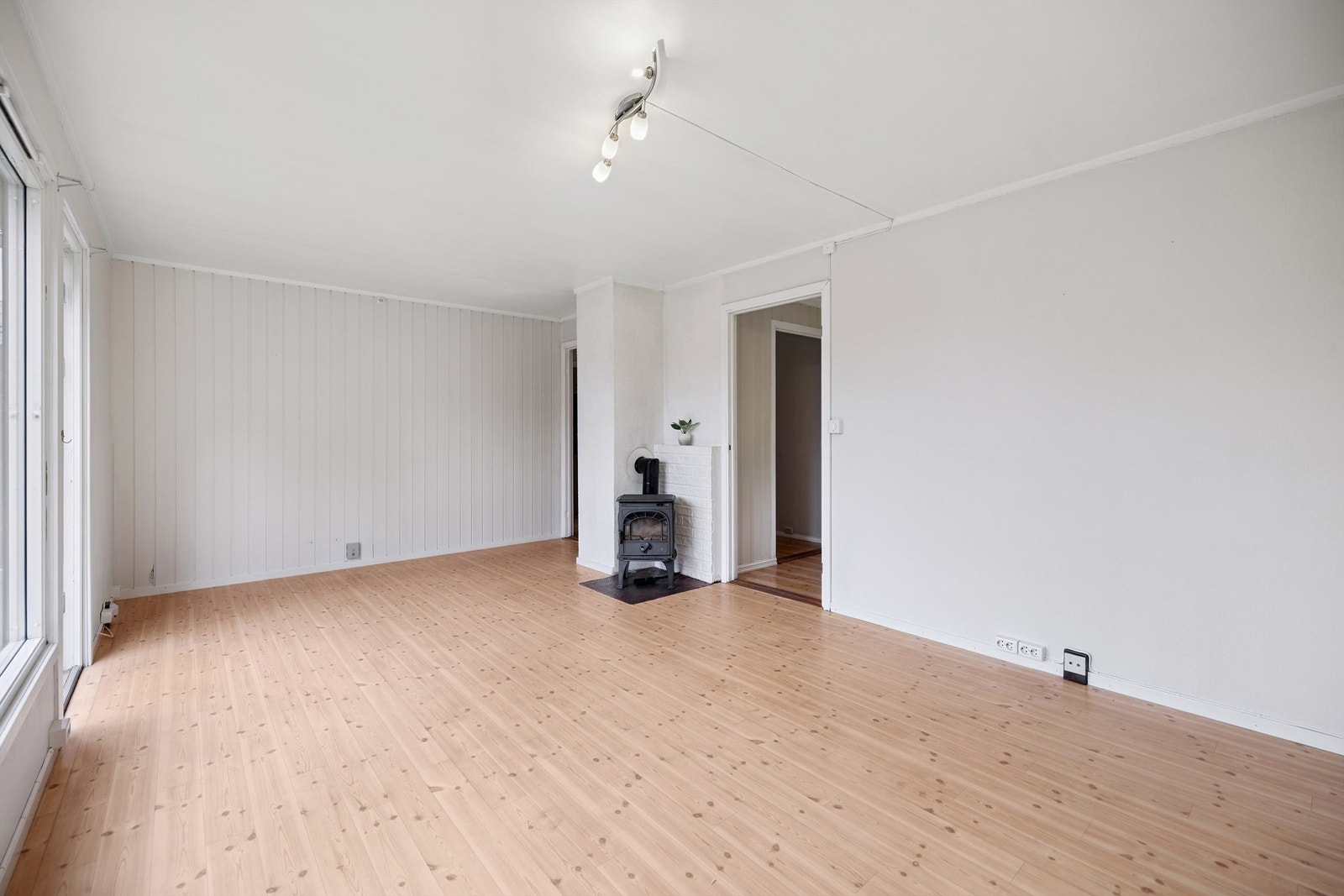 Vedovnen gir god varme og bidrar til en lun atmosfære. Galleribilde