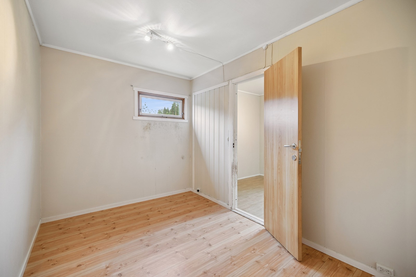 Bodrommet kan egne seg fint til f.eks walk in garderobe. Rommet er ikke godkjent for varig opphold. Galleribilde