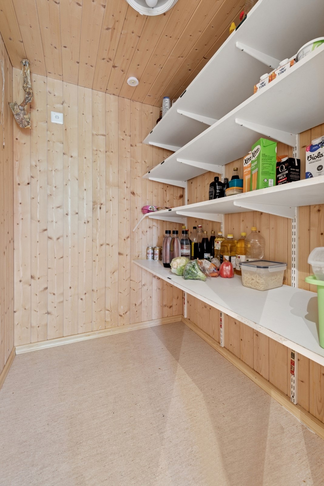 Like ved vaskerommet er det tilgang til et kjølerom, samt et tørkerom. Galleribilde