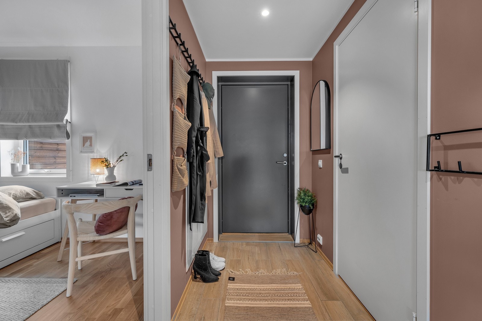 Boligens 1. soverom finner du samme plan som stue og kjøkken Galleribilde