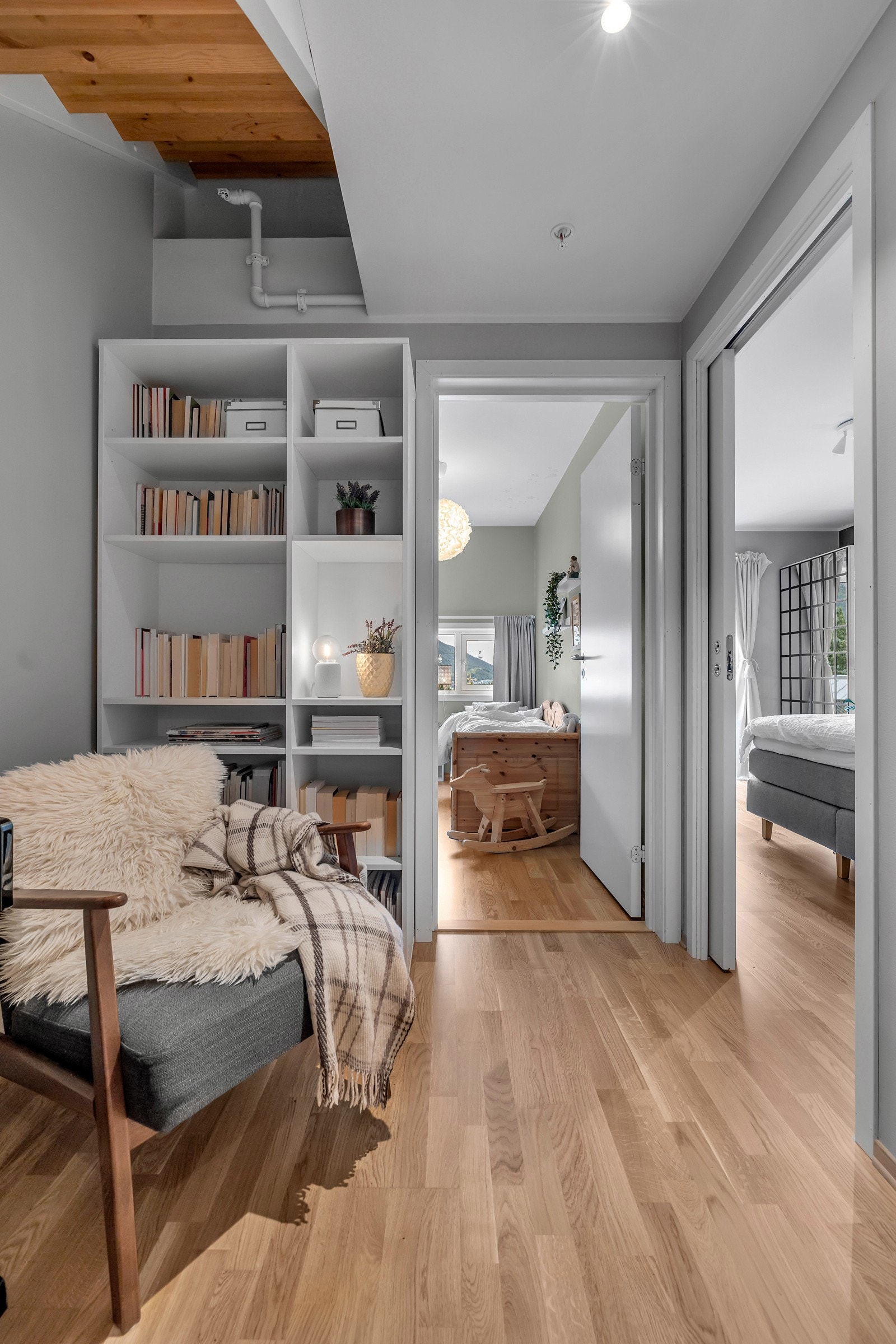 Soverom 2 ligger vegg i vegg med hovedsoverommet Galleribilde