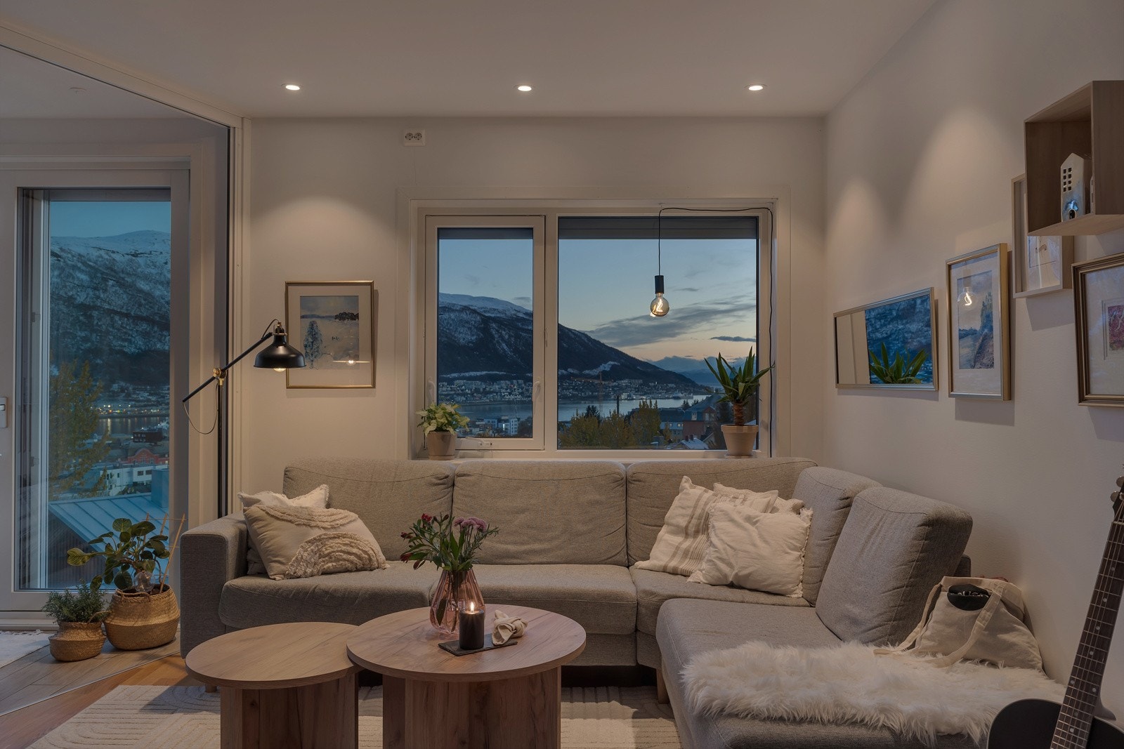 Her finner du plass til både daglig- og spisestue Galleribilde